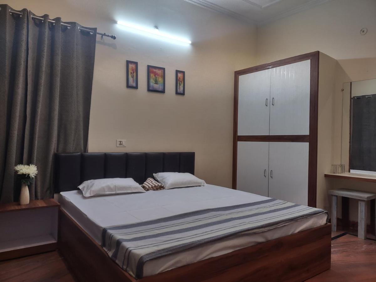Paarijaat Homestay & Guesthouse Ayodhya المظهر الخارجي الصورة