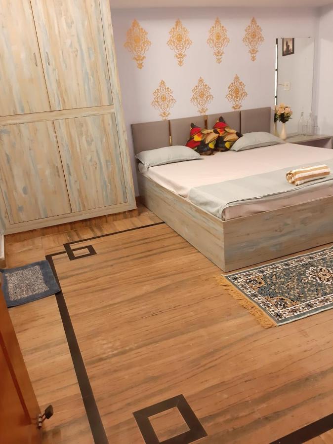 Paarijaat Homestay & Guesthouse Ayodhya المظهر الخارجي الصورة