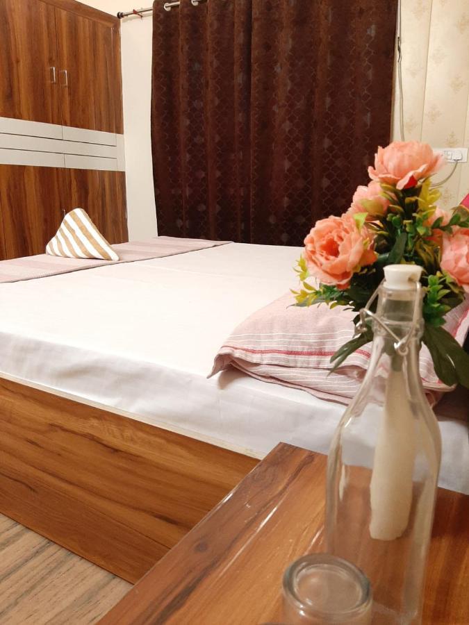 Paarijaat Homestay & Guesthouse Ayodhya المظهر الخارجي الصورة