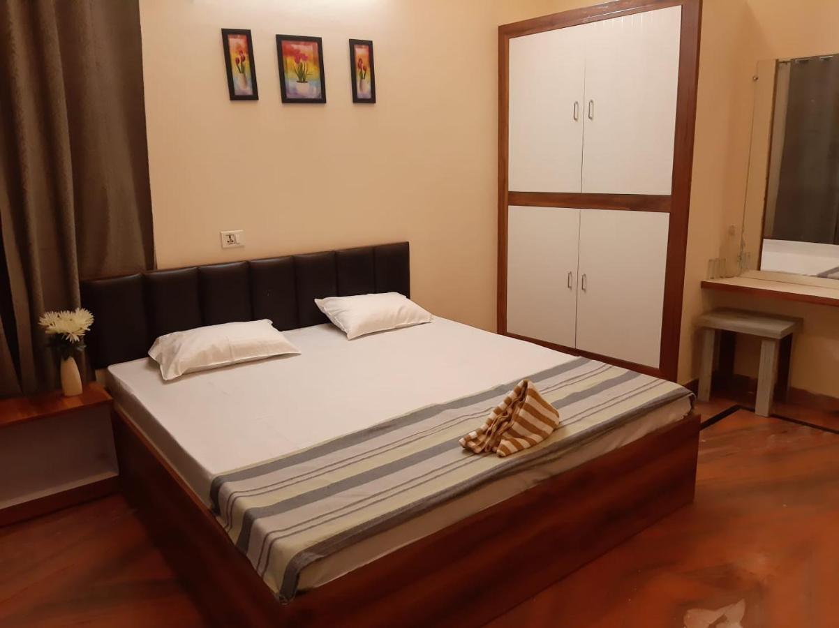 Paarijaat Homestay & Guesthouse Ayodhya المظهر الخارجي الصورة