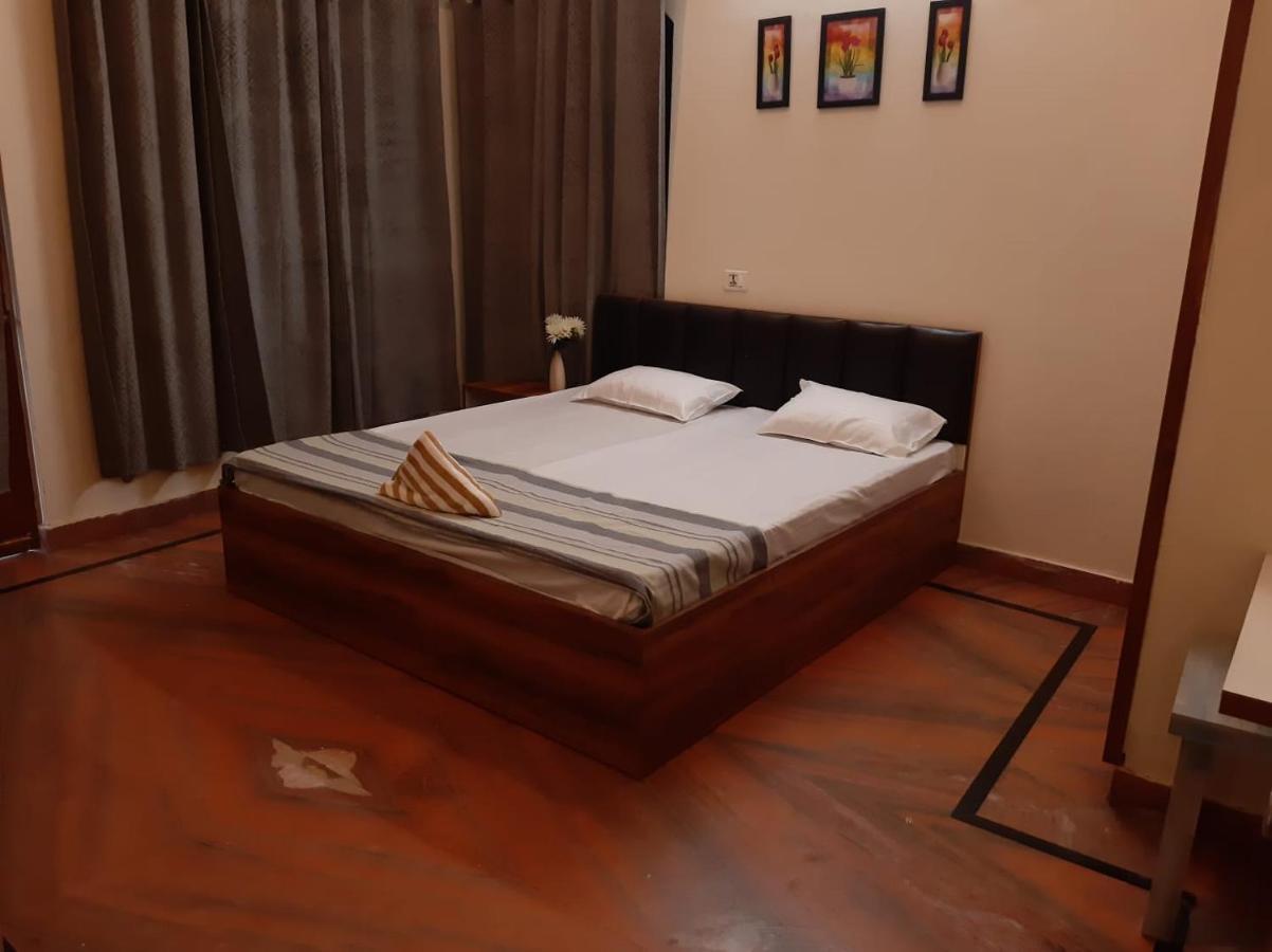 Paarijaat Homestay & Guesthouse Ayodhya المظهر الخارجي الصورة
