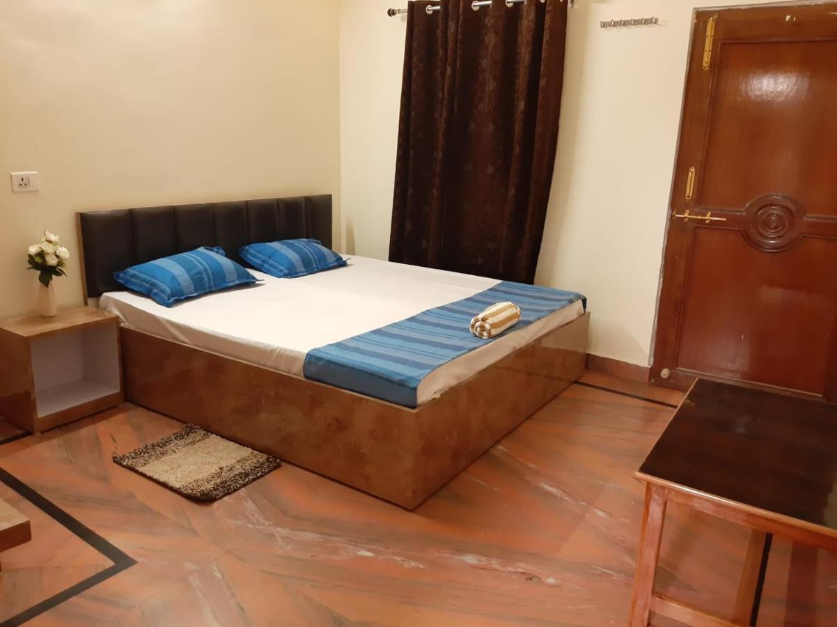 Paarijaat Homestay & Guesthouse Ayodhya المظهر الخارجي الصورة